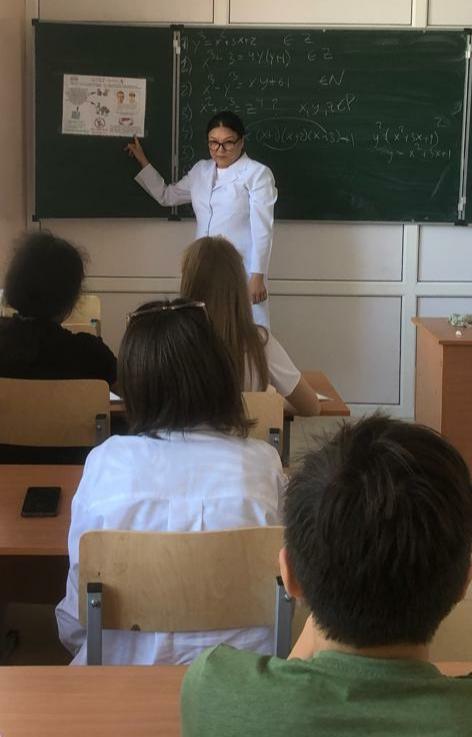 Профилактическая беседа в лицее, проведённая Лаковой А.М на тему  "Гепатит"